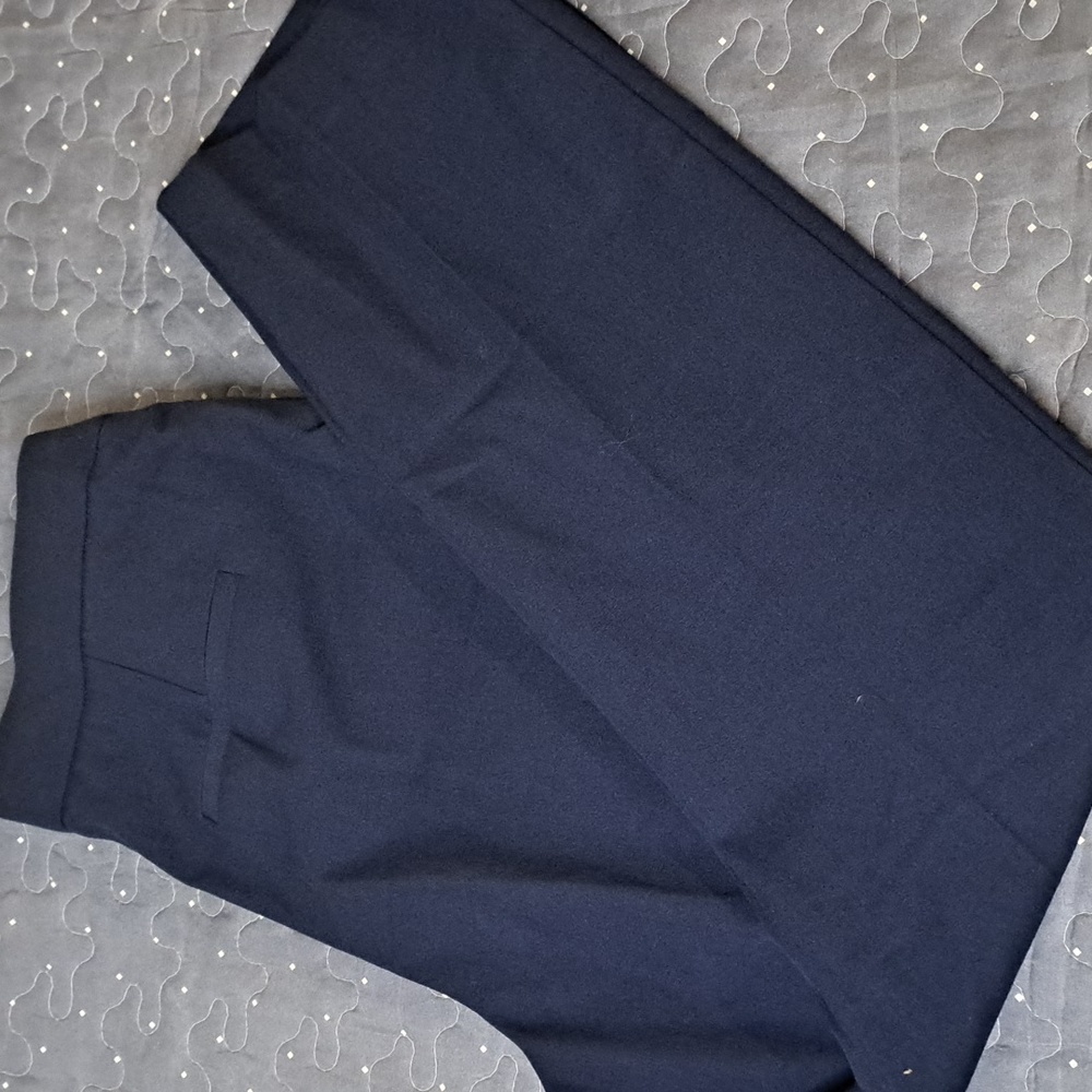 Chico's Navy Cropped Ankle Pants